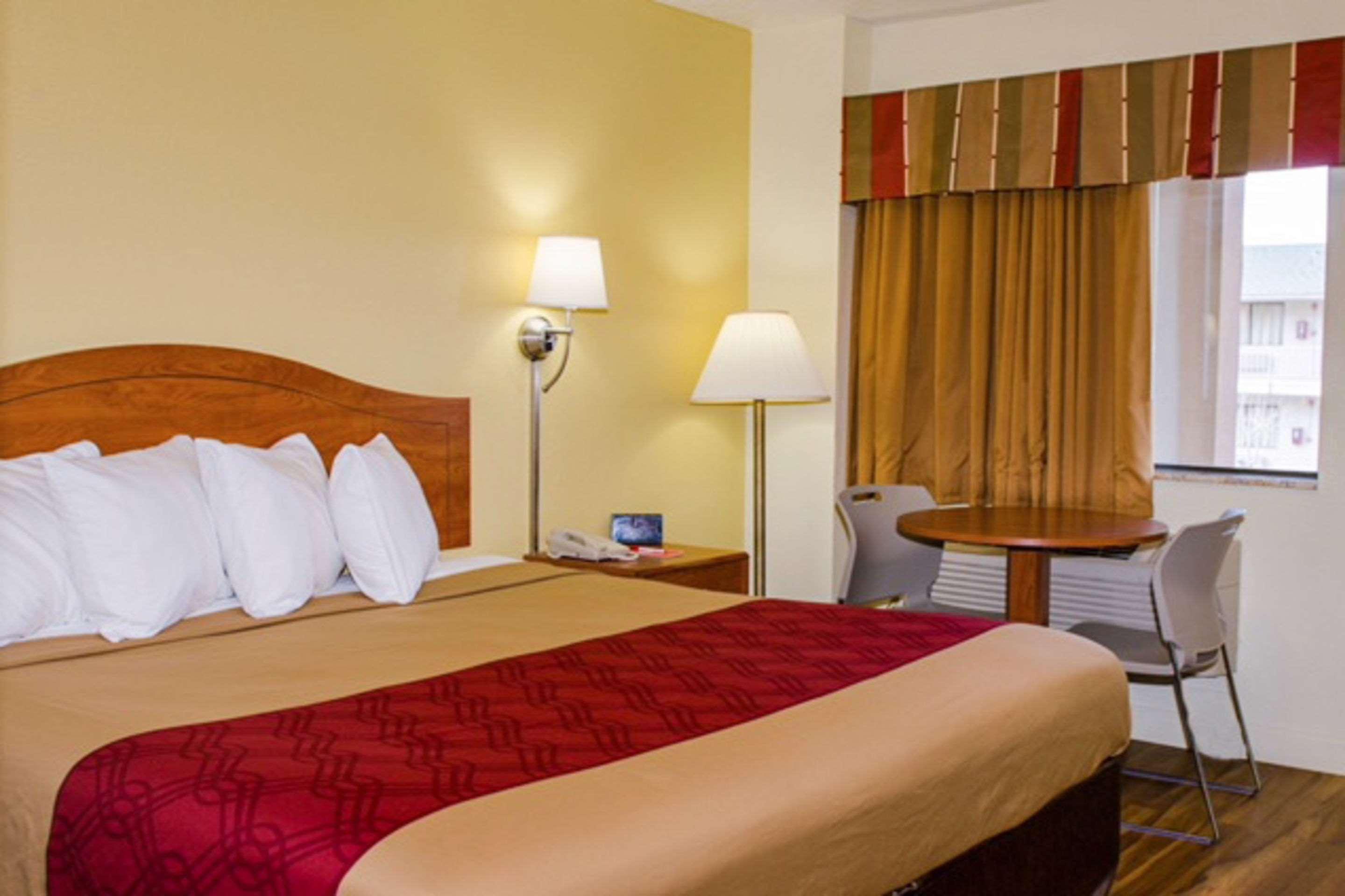 Econo Lodge East Αλμπουκέρκι Εξωτερικό φωτογραφία