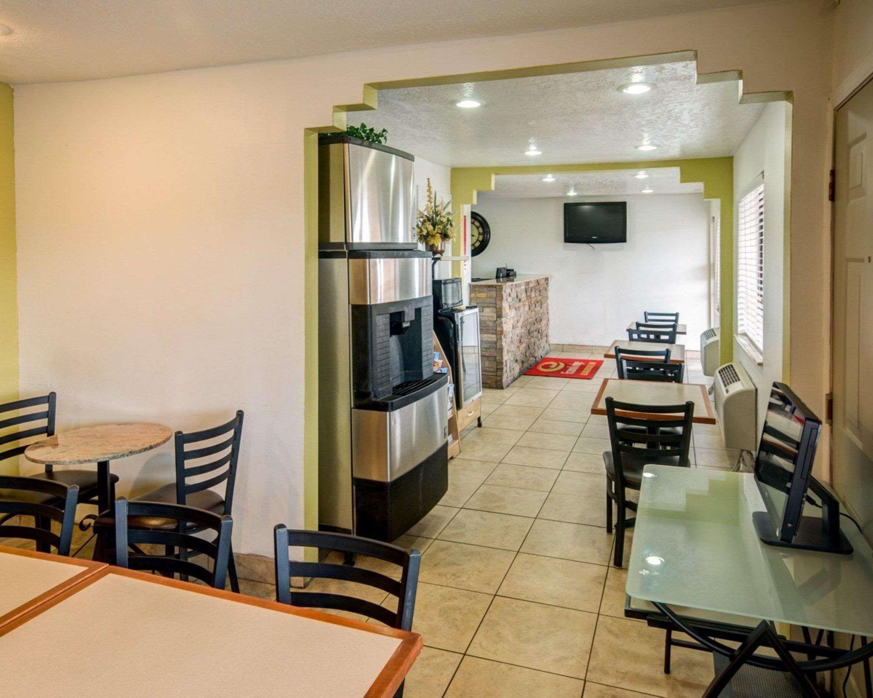 Econo Lodge East Αλμπουκέρκι Εξωτερικό φωτογραφία