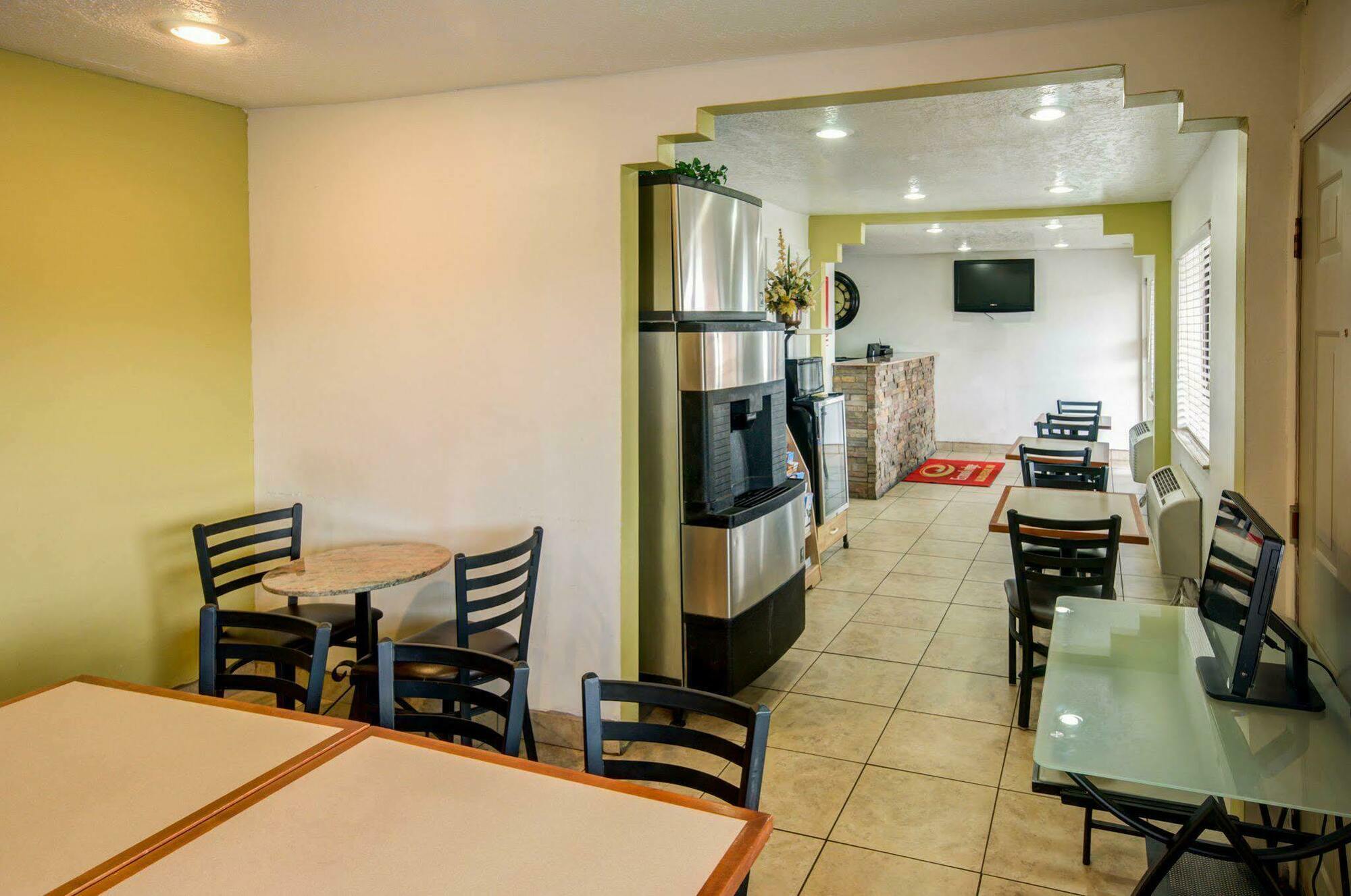 Econo Lodge East Αλμπουκέρκι Εξωτερικό φωτογραφία