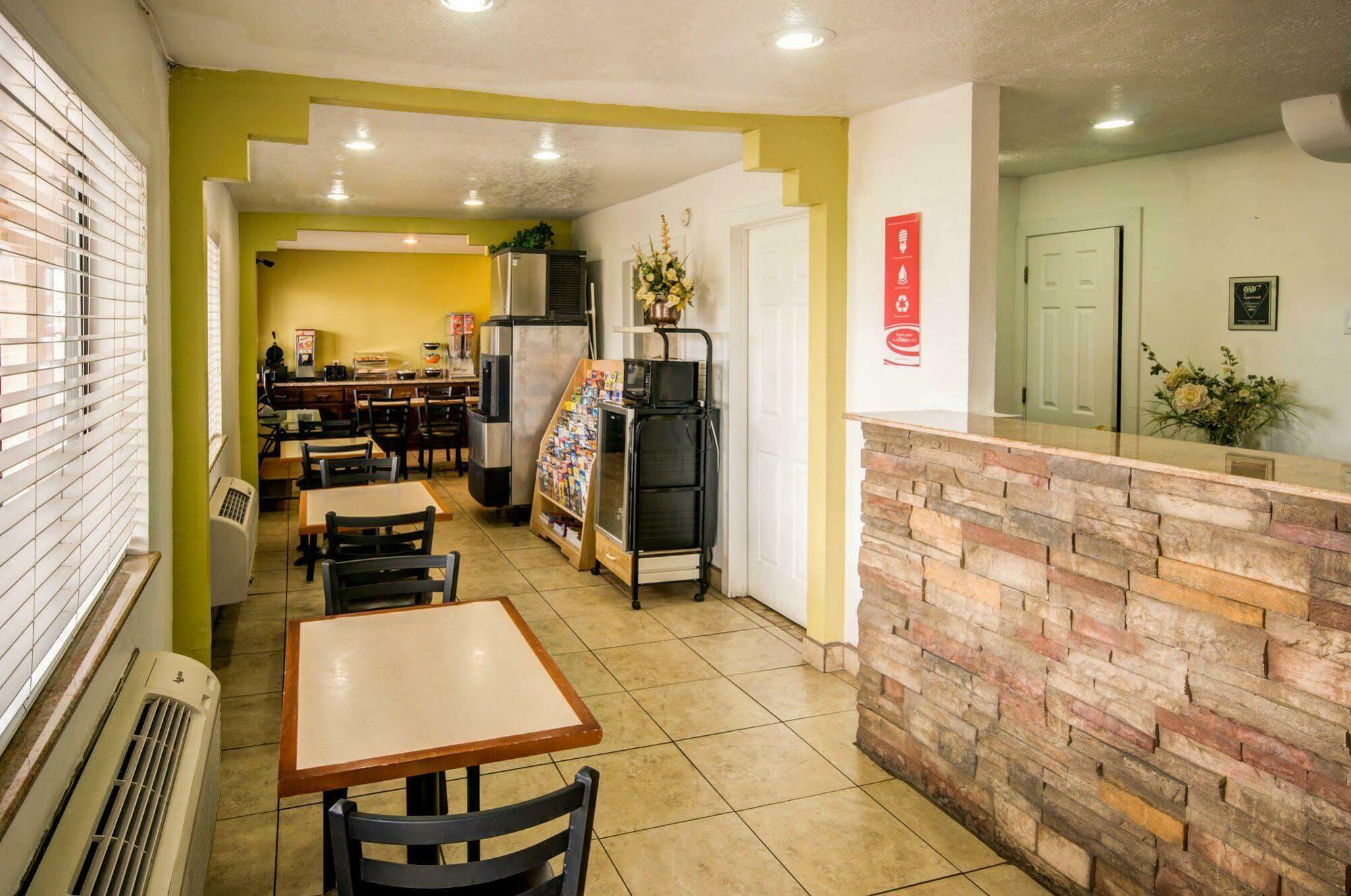 Econo Lodge East Αλμπουκέρκι Εξωτερικό φωτογραφία